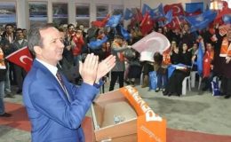Enişte kayınbirader rekabeti! Duayen gazeteci belediye başkanı seçildi