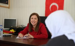 Eşinin görevi dolayısıyla Diyarbakır’a gelen kadın muhtar oldu