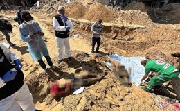 Şifa Hastanesi avlusunda toplu mezar bulundu