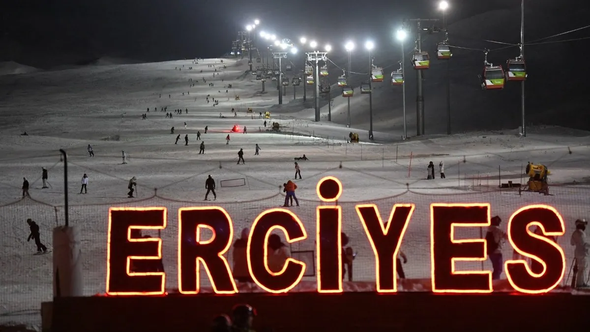 Erciyes’te pist dışında kayak yapan Rus turist düşerek hayatını kaybetti