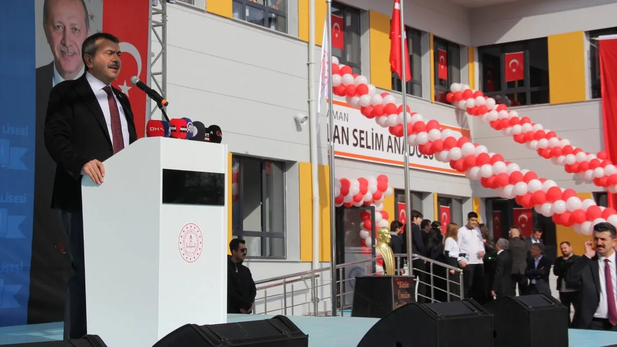 Milli Eğitim Bakanı Yusuf Tekin, Adıyaman’da okul açılışına katıldı! “Değerlerimizi gelecek kuşaklara taşıyağız”